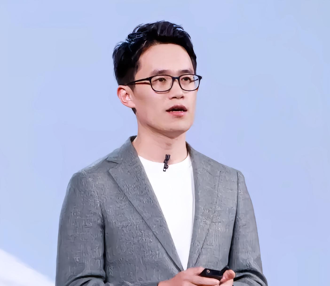 有人说
王腾能有什么坏心思呢？
他只是把“爆料”当习惯了。 过去总在微博上被网友