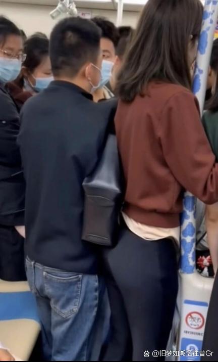 明明有位置，为什么你们都不坐？