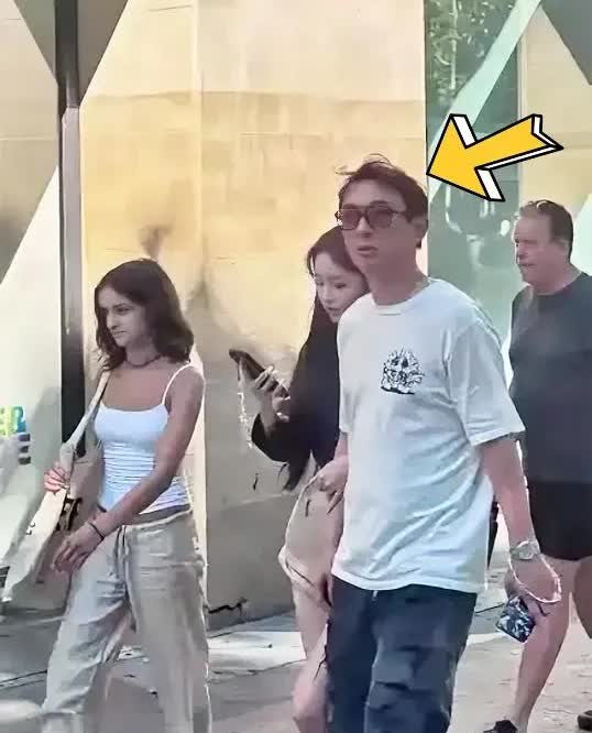 终于知道为什么王思聪icon

没换女朋友了！不是因为钱，

不是因为懒