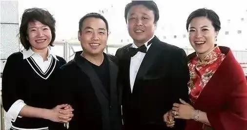 梁子主动辞职了，告别会上还几度落泪，不知道是真情还是假意？更不知道是伤心还是无奈