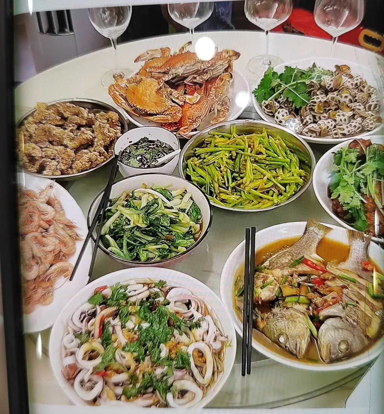 猜猜这个是福建的，还是广东，有网友说是广东的。

你们觉得这桌子菜是哪里呢？
