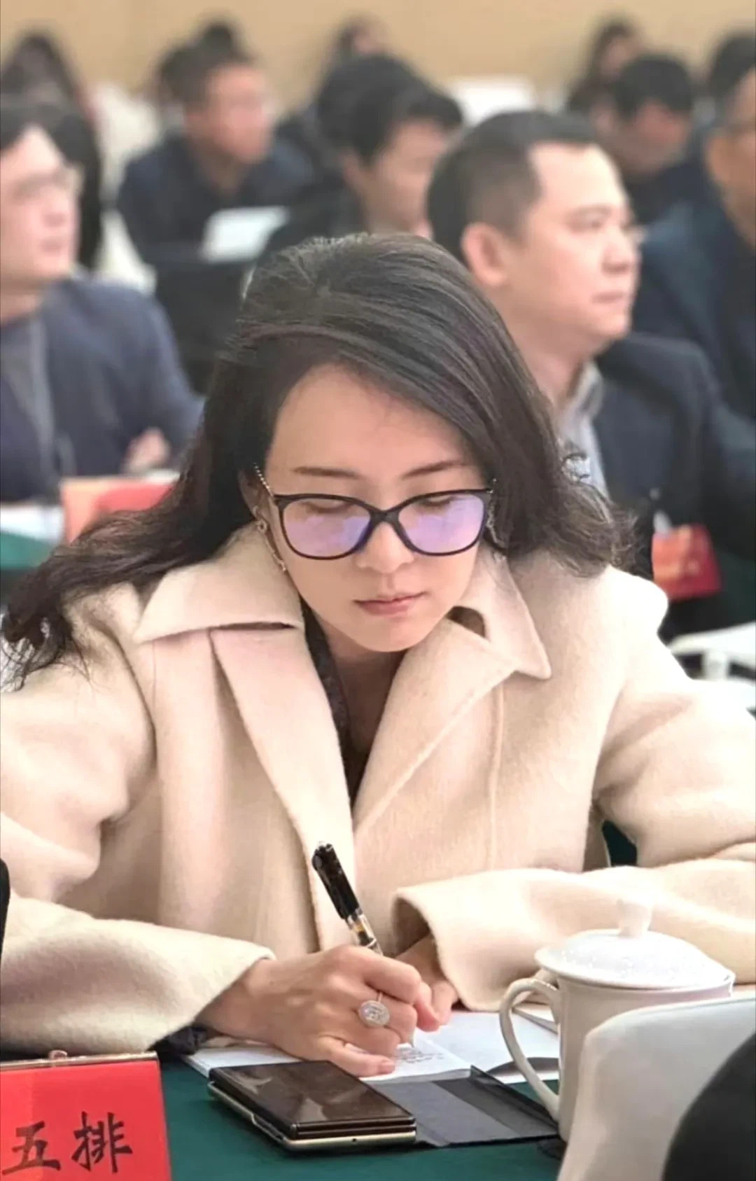 章子怡状态回春容光焕发











我的天哪！章子怡的脸怎么像坐过山车