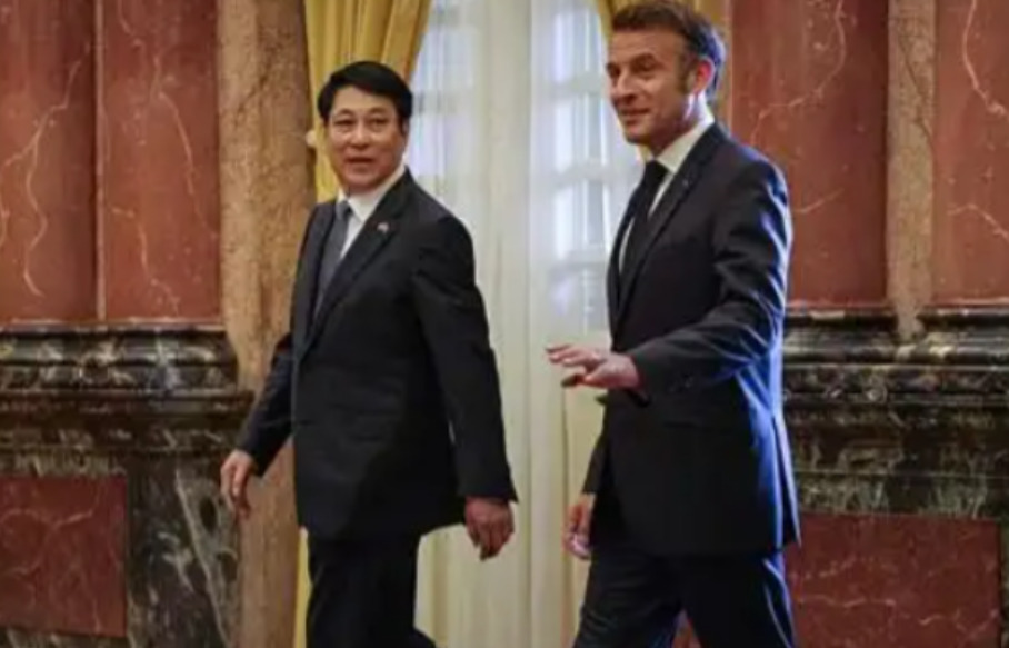 越南这回可真麻烦了









天呐！越南最近简直是焦头烂额，被中国和欧洲