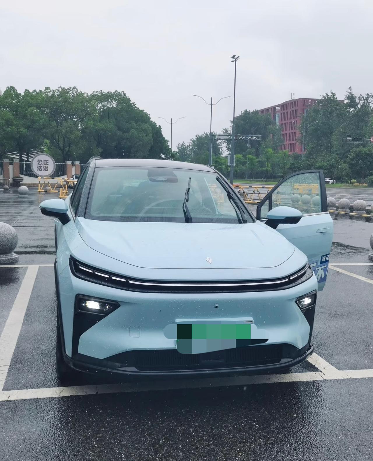 睿蓝7 vs AION Y，谁是性价比王