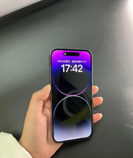 你能想象3年前iphone14 Pro上被群嘲的灵动岛，在2025年却成为安卓厂
