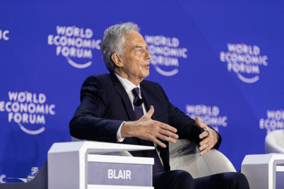 “想要孤立中国是错误的政策！”英国前首相发现真相，称自己如果当首相的时候就该知道