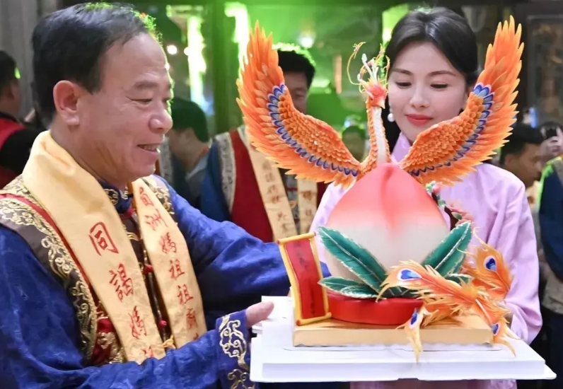 我要是刘涛，一晚上就能轻轻松松变现1000万。

第一步，我去注册个公司，用公司