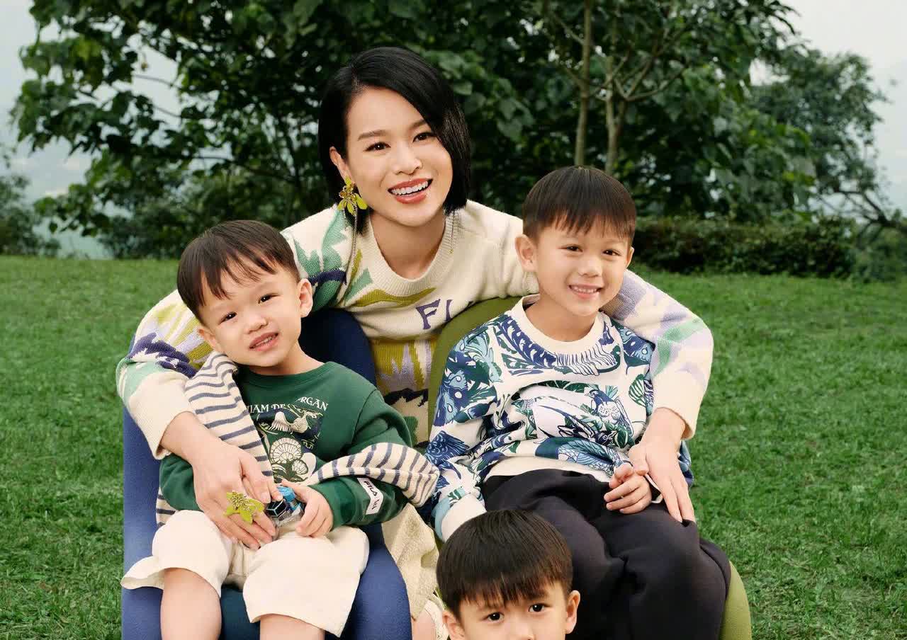 胡杏儿已经胜利了啊！
她用8年的时间品味了爱情的甜蜜苦涩，
用3个月的闪婚找