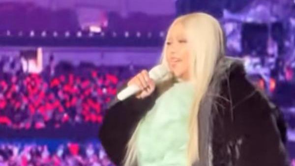 52岁张惠妹演唱会造型被嘲“石矶娘娘”，网友：得罪了造型师？