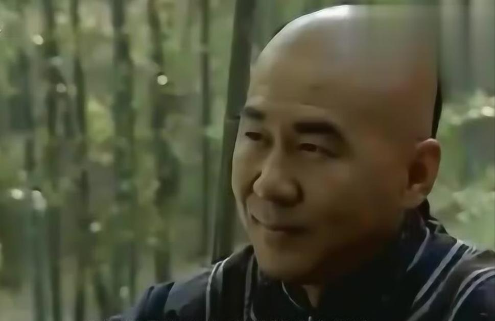 乔致庸很会做生意，左宗棠西征时，乔家出了好几百万两银子，但也有一定条件，就是大军