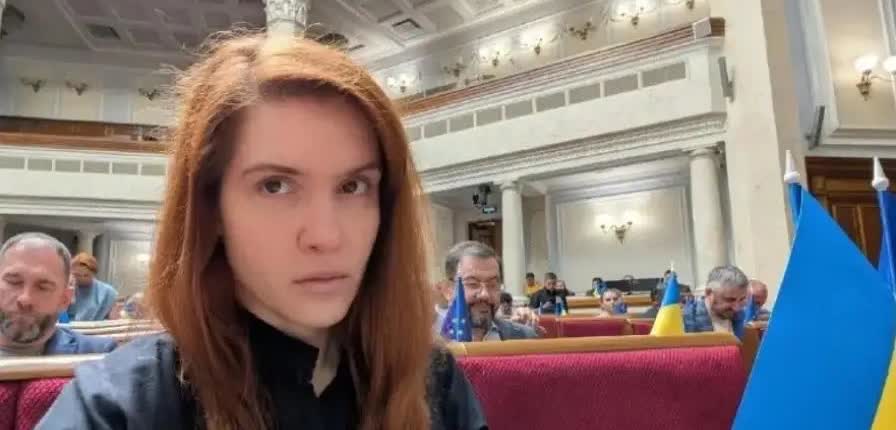 乌克兰最高拉达议员贝祖格拉亚在她的电报频道上发文称，对乌克兰来说，最好的安全保障