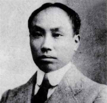 1997年，郭汝瑰因车祸去世，几天后，在追悼会上，有人从台湾寄来信件，儿子郭相操