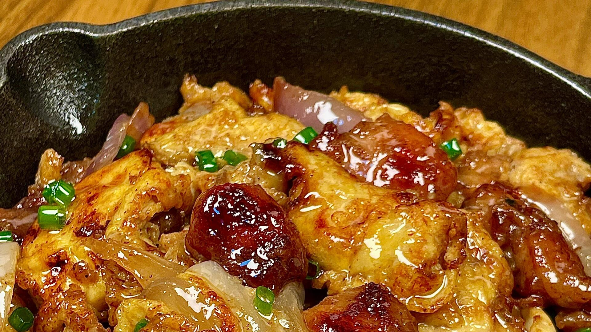 这一盘鸡腿葱花煎蛋，端上桌就被抢光了