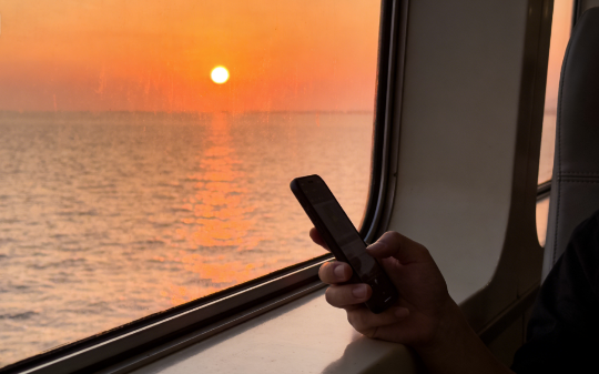 我确诊绝症后，爸妈躲着不见，7年后，我妈突然来电你弟结婚买房差180万，你是当哥的，这钱你得出