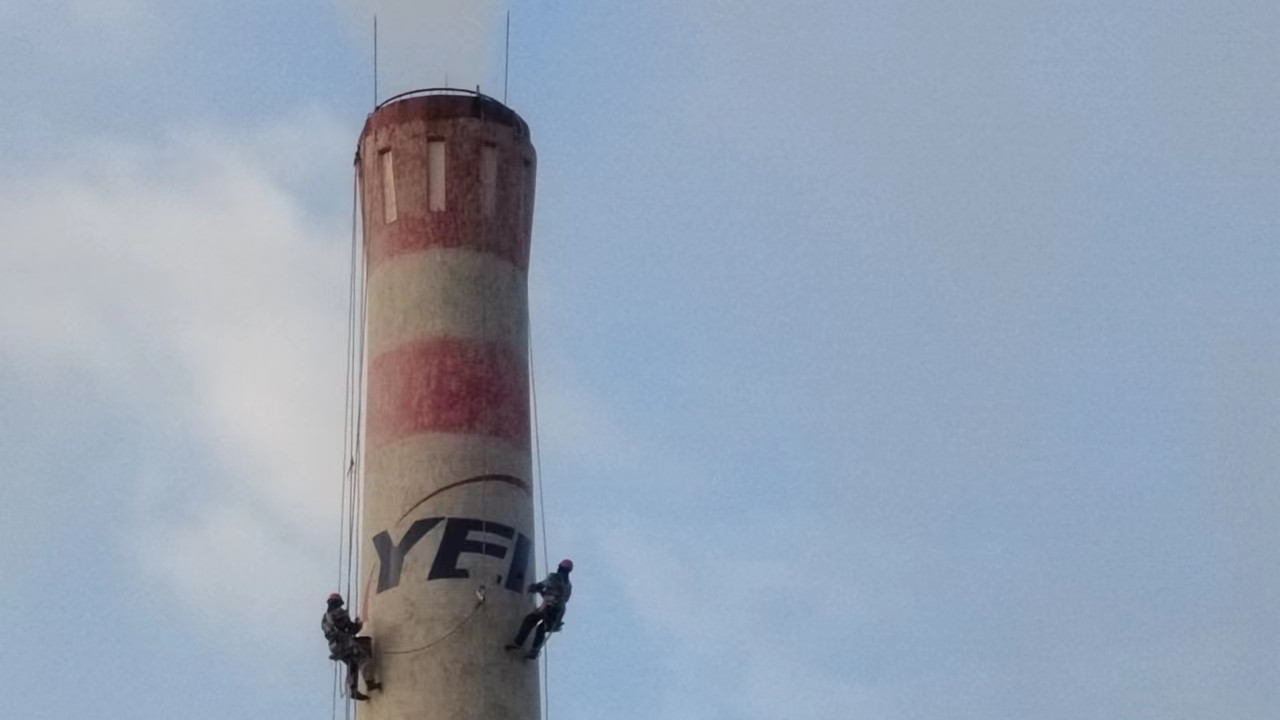 云南烟囱亮化翻新项目竣工 亮化翻新焕新貌