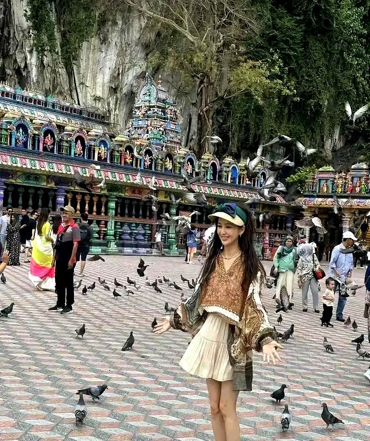 女星佟丽娅手部状态引热议











天呐！我看到了什么？佟丽娅手上的