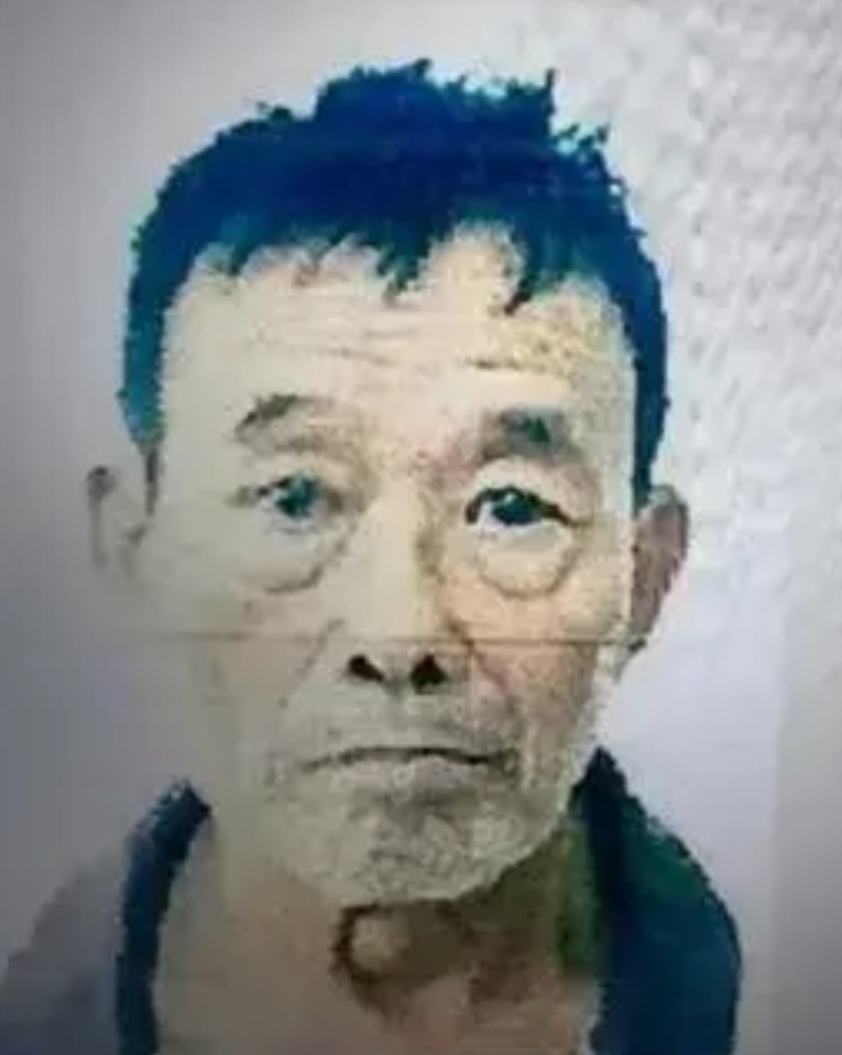 这个男的就是被余华英戴绿帽子的老公王加文，别看余华英相貌丑陋，可也是情场高手，她