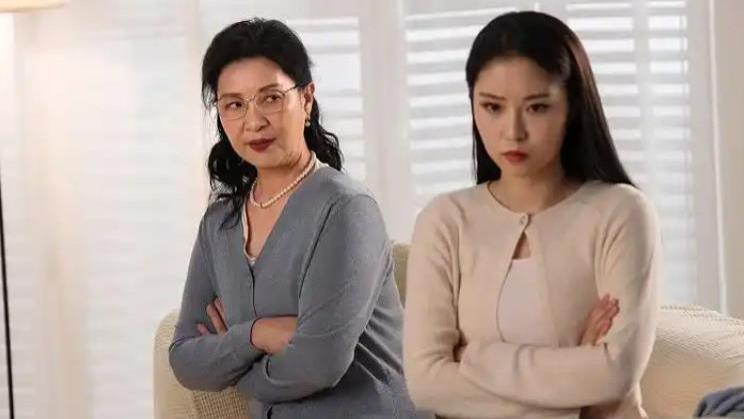 娘家拆迁386万没我份, 老妈六十大寿我不去, 第二天老弟带来36万