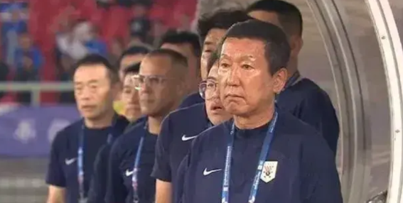山东泰山队惊心动魄的一场反败为胜，客场战梅州上半场34分钟，令人意外地先失3球。