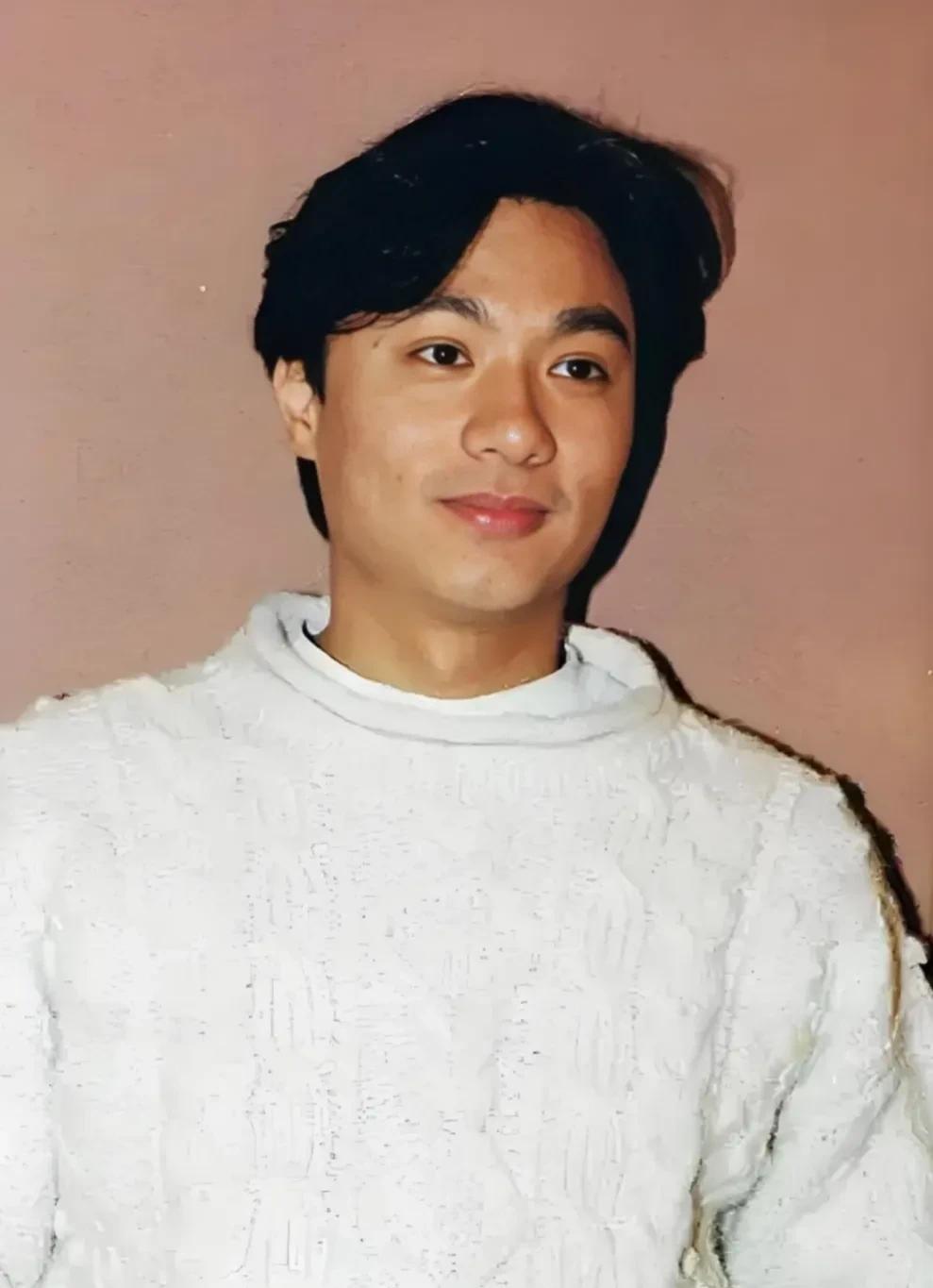 我也是打小看港剧长大的，但对“80年代香港第一美男子”的林俊贤并没多少印象。
按