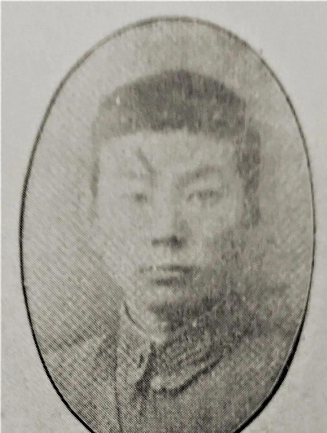 孙清溪（1907—1938.4），字泾涛，山东陵县人。早年投效奉军，曾任少尉军官