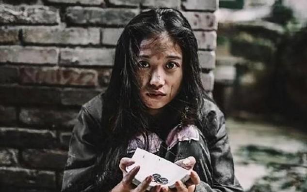 1968年85岁的九墨和尚收留一个姑娘，还把自己的一身轻功传给了她，但没想到几年