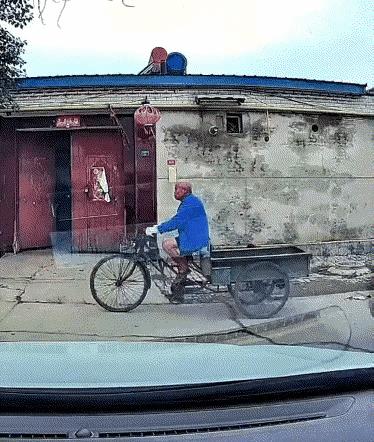 不懂就问，农村不让按喇叭吗？
