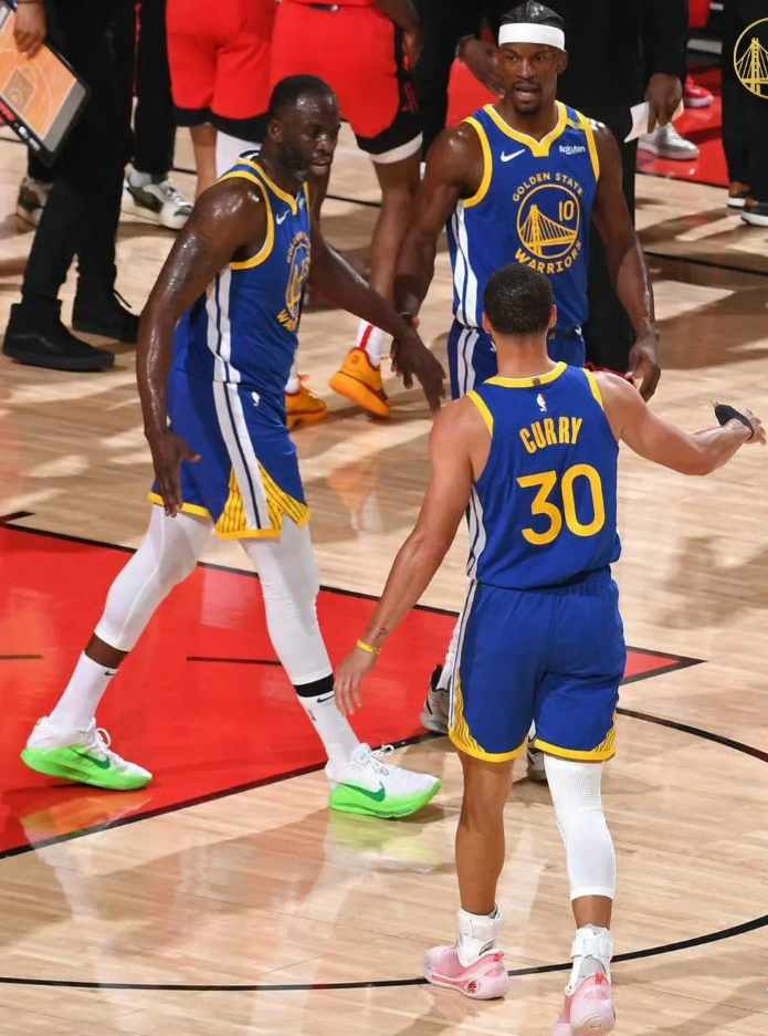 据ESPN知名记者Shams报道：“吉米巴特勒本周确实在圣地亚哥组织了一次球队迷