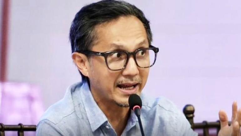 小马科斯新任命的菲律宾公共工程部长文斯·迪宗表示，他将要求公共工程和公路部自上而
