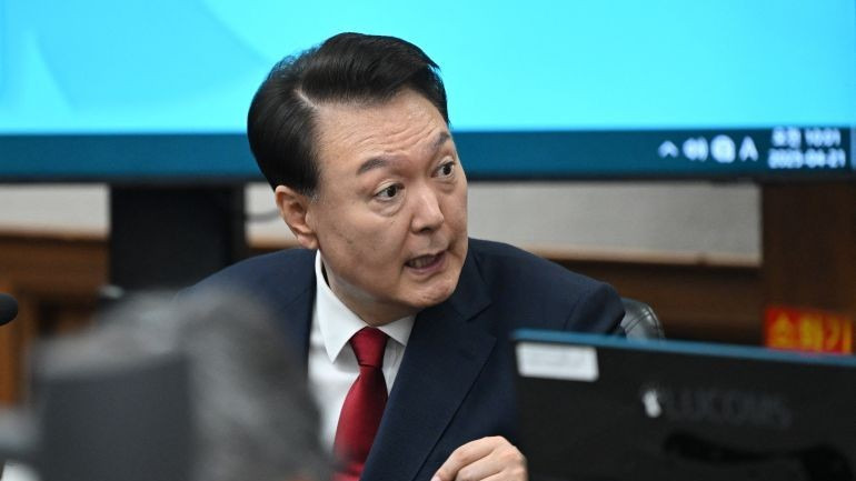尹锡悦这次悬了











尹锡悦这次恐怕真要栽了！他老婆躲医院，他自