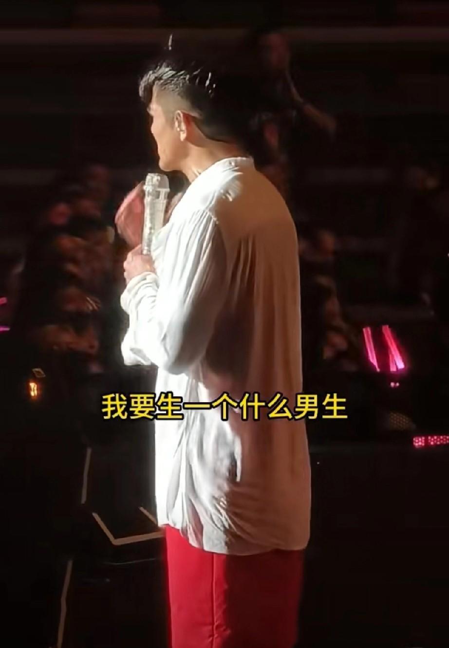 郭富城也太不实诚了！
大大方方的说因为有两个女儿了，想要个儿子不好吗？非要说不是