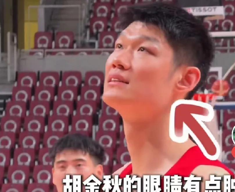 对于今晚中国男篮的对手，新西兰男篮
分析道：
一，要是有周琦在，胡金秋在他身边，
