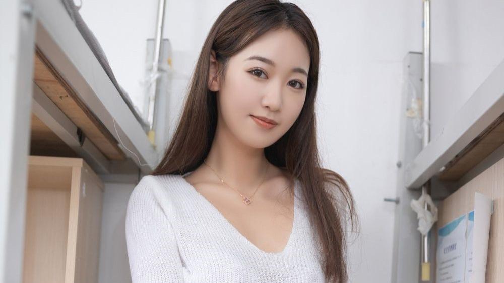 美女模特唐安琪回归校园牛仔裤寝室场景江浙沪旅拍