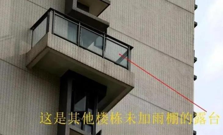 这样的邻居太糟心！广州，吴先生一家旅游回来，发现楼下邻居王先生在自家窗户外安装了