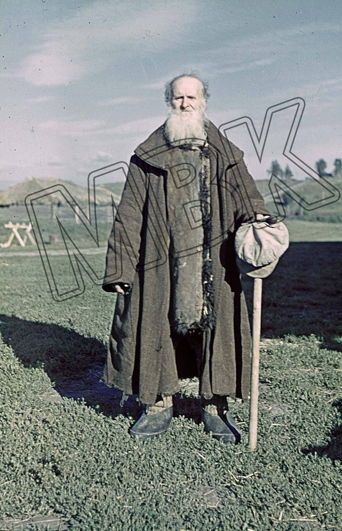 1941 年 9 月，俄罗斯维捷布斯克地区的老农，摄影师 阿尔伯特·迪克曼 摄.