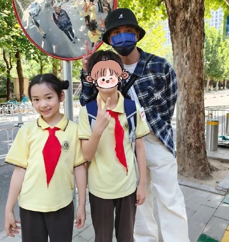 原来小酒窝和张维伊关系挺不错呢！
曾有一次，董璇在节目中透露，小酒窝给高以翔打电