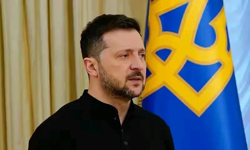 泽连斯基这一步走的很不明智！乌克兰总统泽连斯基在社交平台X自我爆料说他收到了前线