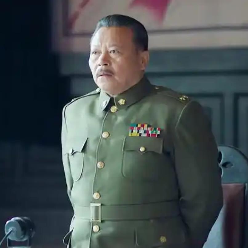傅作义就任华北“剿总”司令后，副司令陈继承通知“中央军”将领：“凡一个团以上的兵