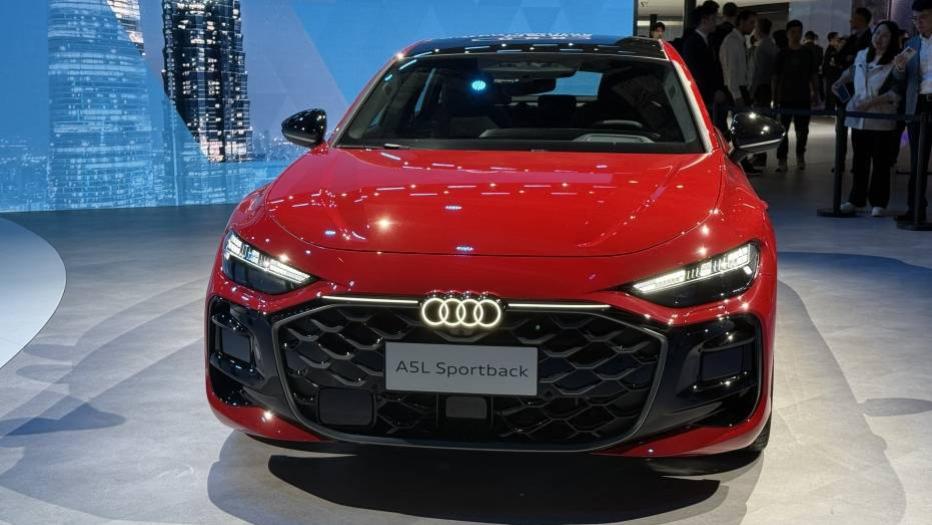 上海车展探馆：上汽奥迪A5L最“红”，理想MEGA Home升级了什么？