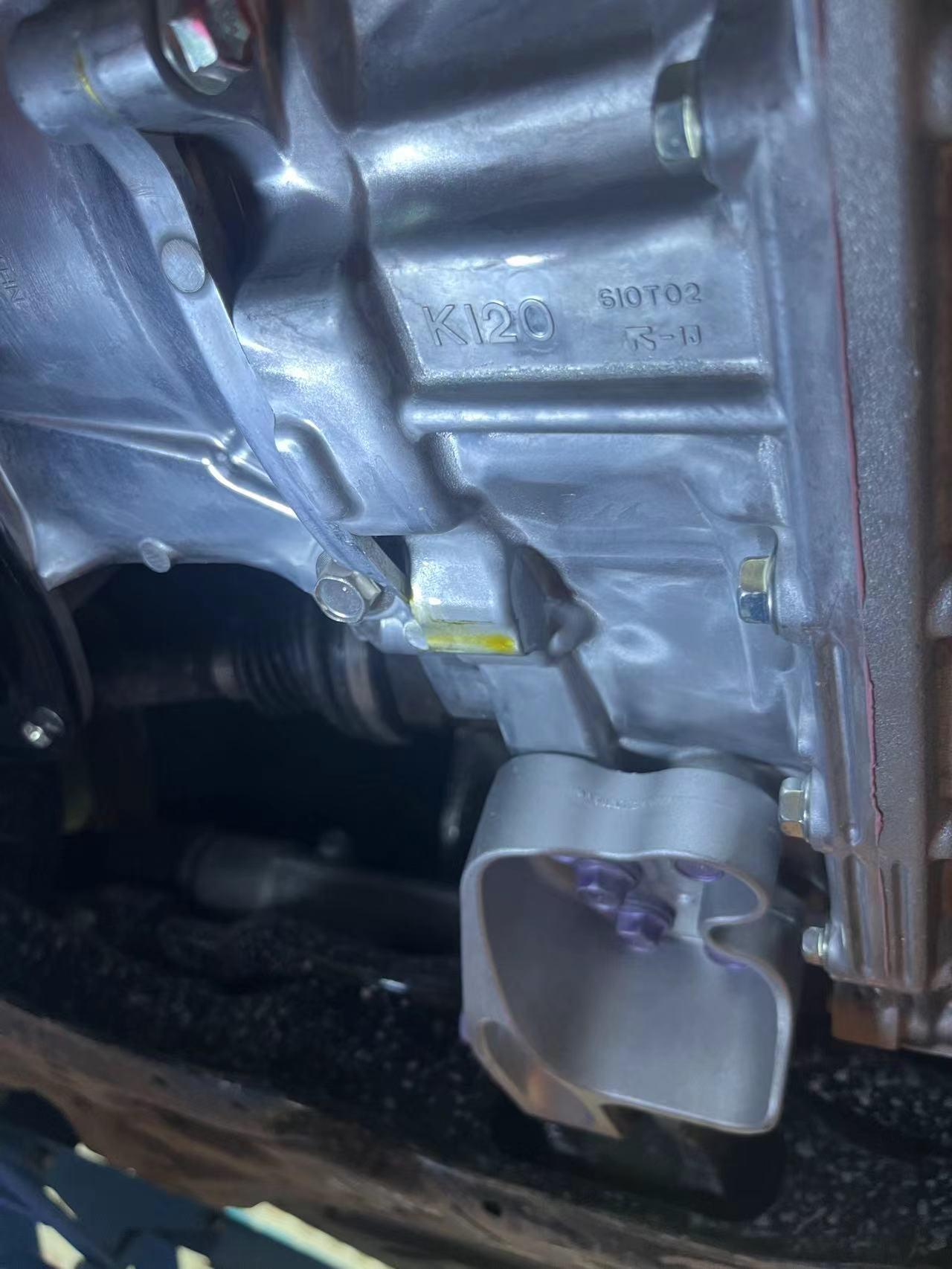 锐放发动机漏油上个月才提的新车啊