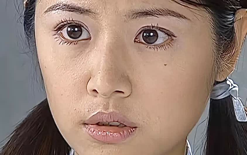 林心如的粉刺
薇子的的黑头
这才是活人啊

那时候的演员真是硬美，
妆