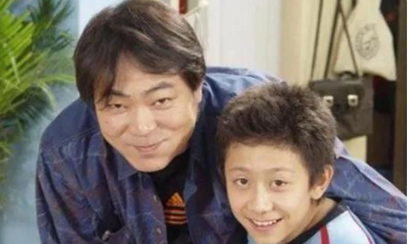 在一次节目中，高亚麟吐槽道:“我其实一点都不想演《家有儿女》这部戏。”

《家有