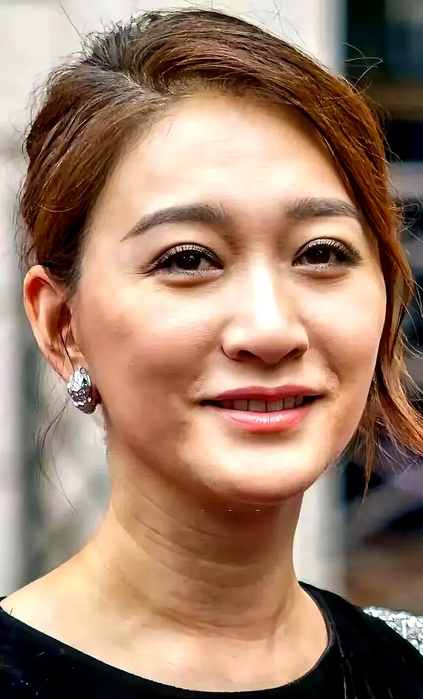 李小冉劲爆往事被扒











天呐！娱乐圈真是一个瓜田，一个比一个大