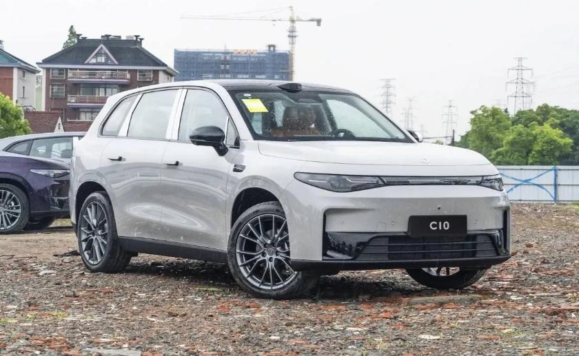 看续航比智能，26款零跑C10比银河E5更值得买？