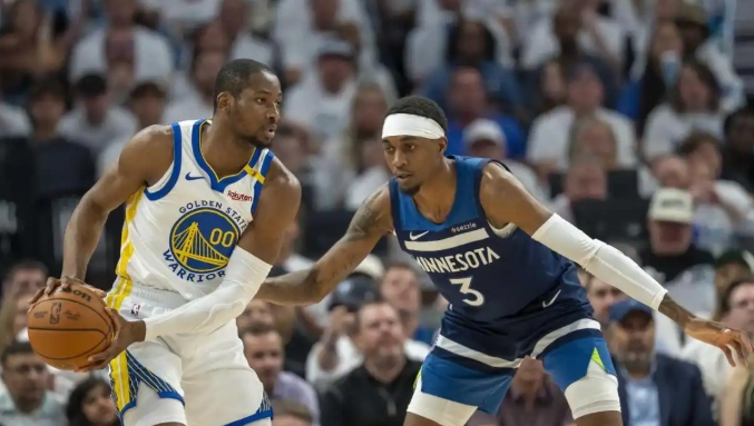 帕金斯在《Road Trippin》节目中谈到了库明加。
他说：“他们在2021