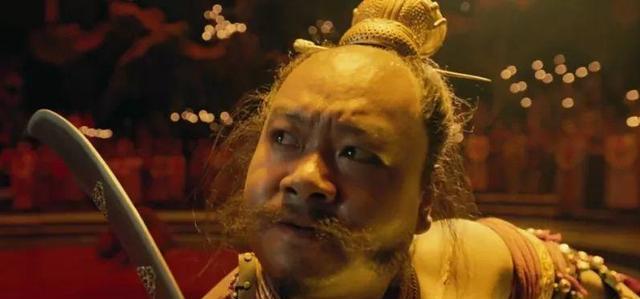 安禄山被五花大绑拖往刑场，刽子手举刀就要砍，他突然扯着嗓子喊道：“大夫难道不想灭