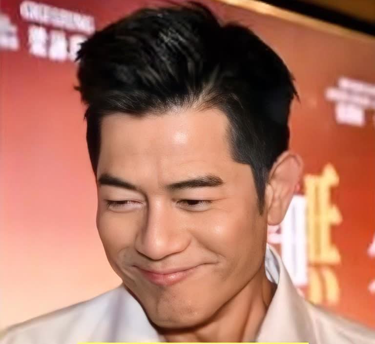 郭富城估计要笑哭了，
谁能想到，
他59岁被骂老封建拼儿子，老婆方媛居然怀上
