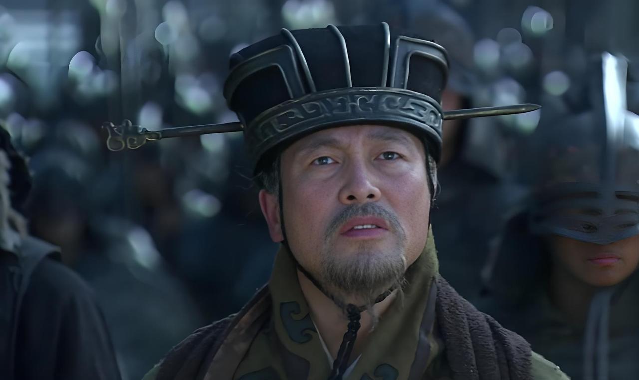 216年，曹操设宴款待投降的张鲁，当场封其为万户侯。曹丕不解，劝说：“张鲁是丧家