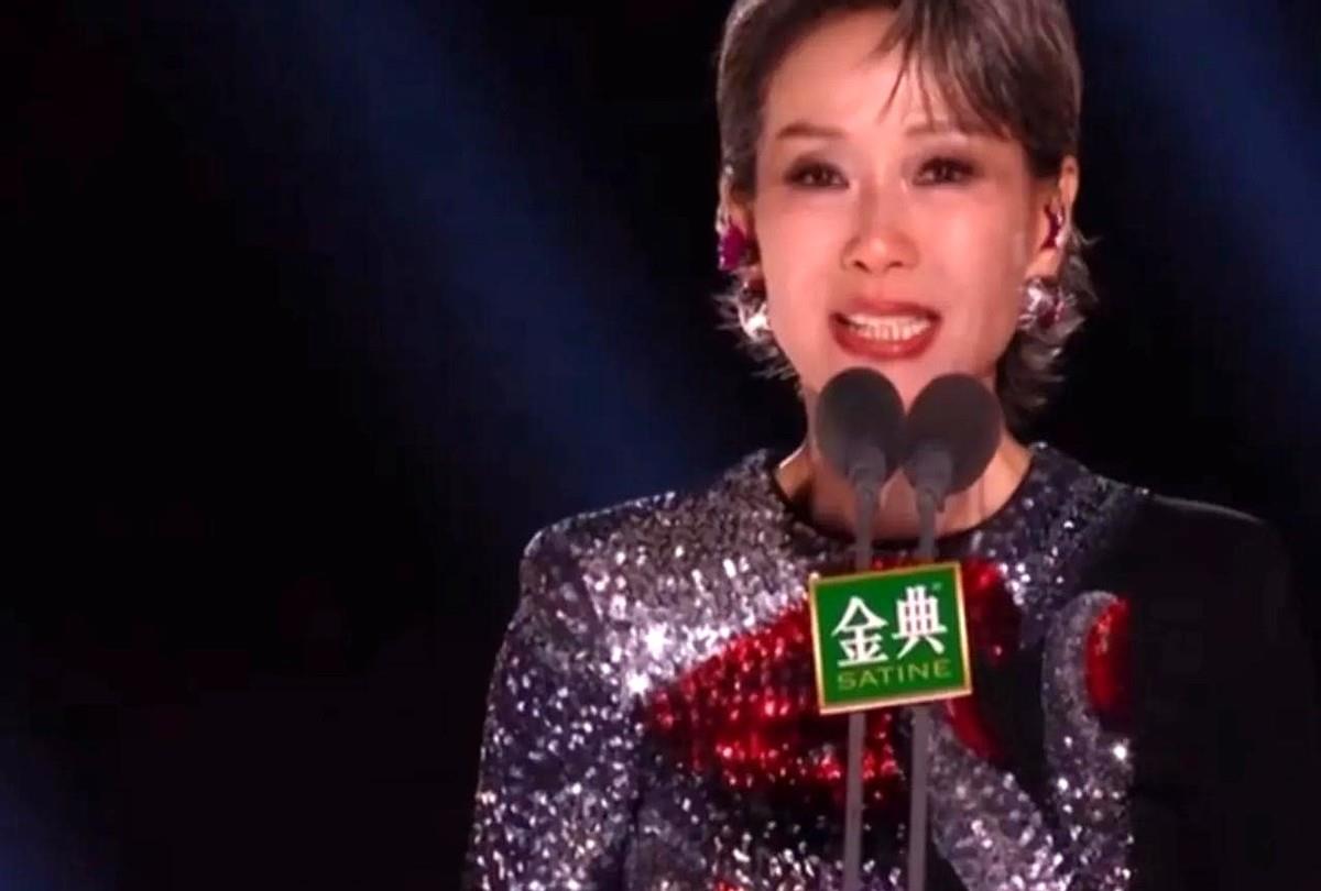 吴宣仪这次算是彻底看清芒果的套路了！
浪姐刚结束，芒果急着搞了个《假期中的姐姐》