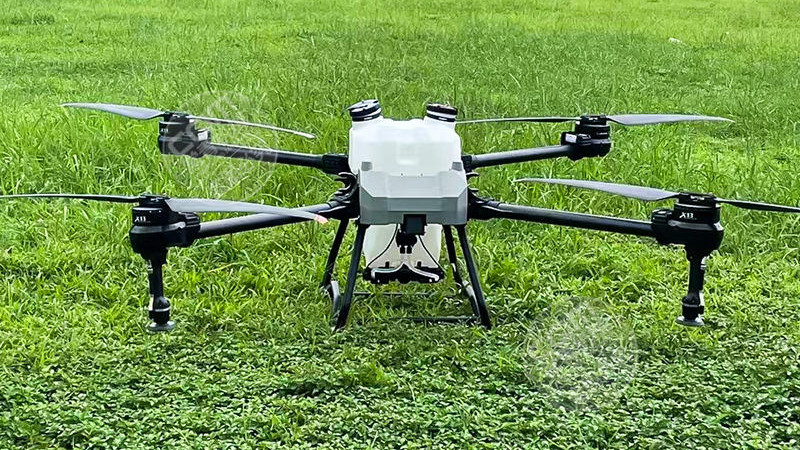 喷洒打药、播撒种肥、高效节水、智能作业，神州植保系列无人机大田经作全场景农业解决方案